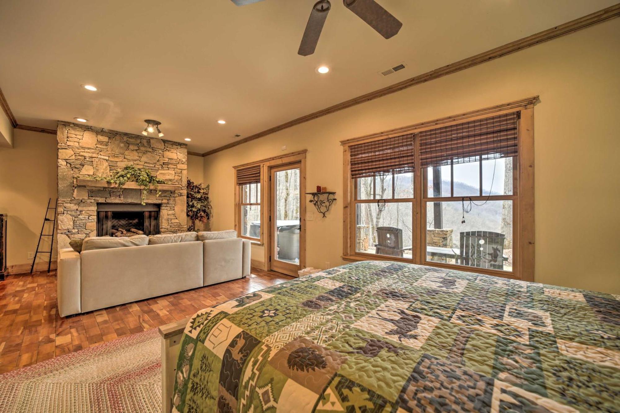 Luxury Cabin Rental In Franklin With Private Hot Tub Екстер'єр фото